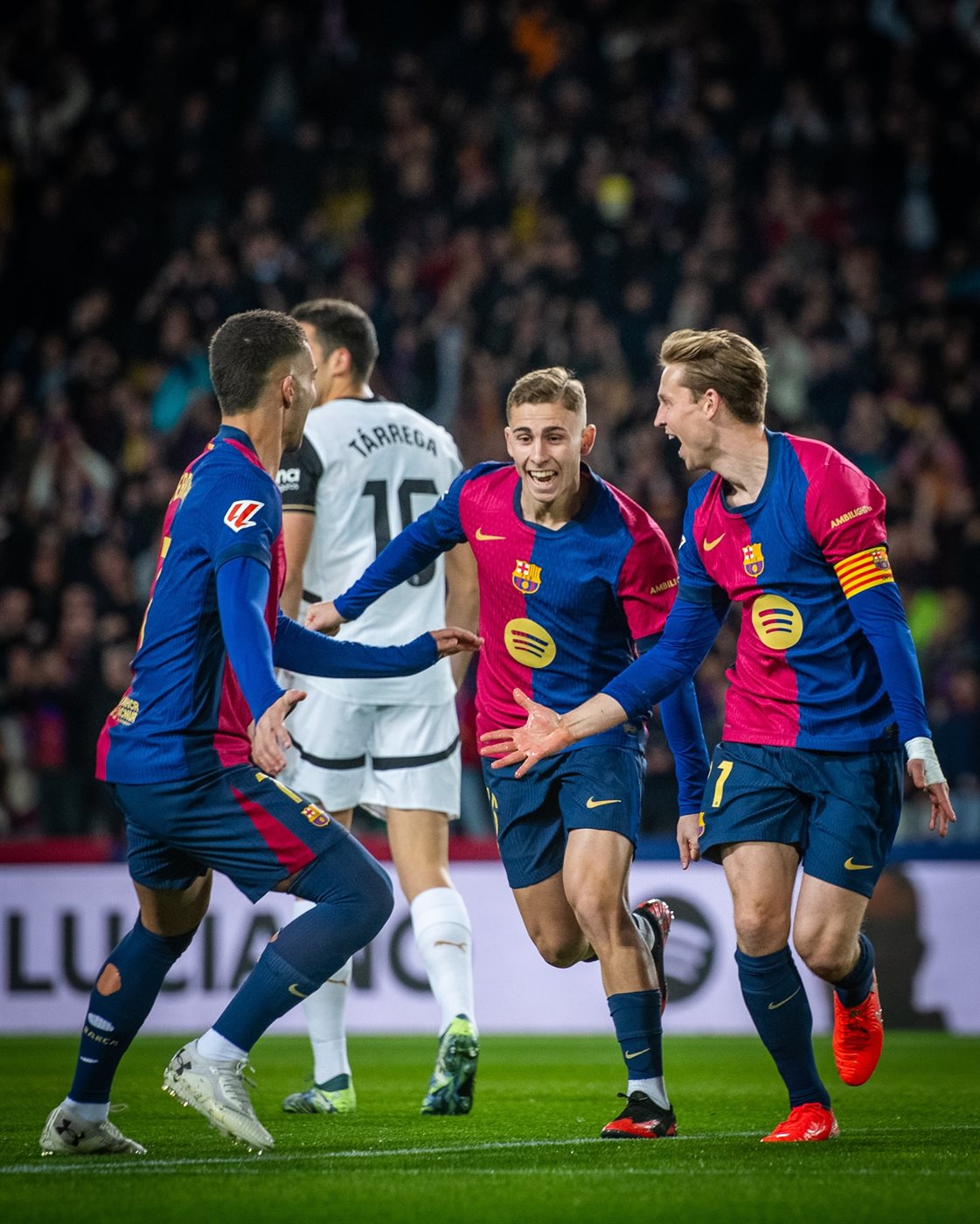 لاعبي برشلونة