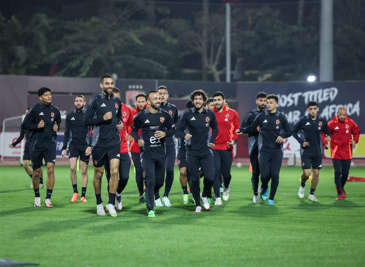 لاعبي الأهلي