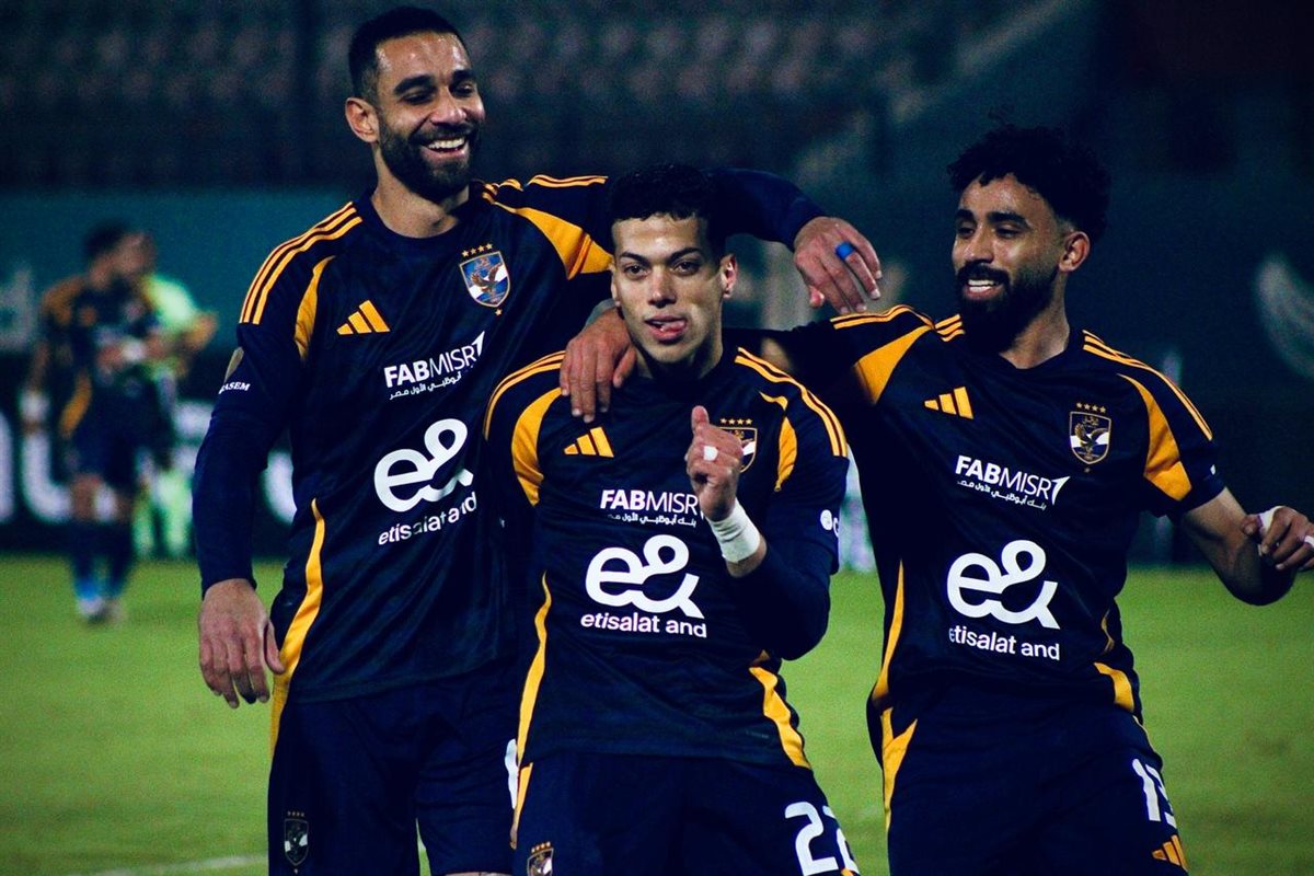 لاعبو الأهلي