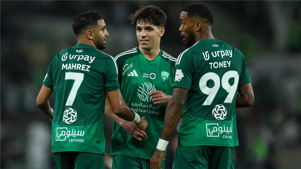 لاعبي الأهلي السعودي