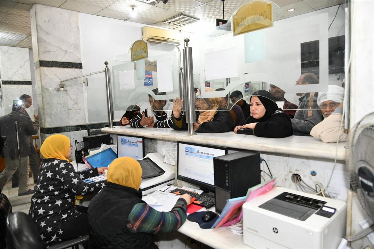 محافظ الفيوم أثناء تفقده سير العمل بالمركز التكنولوجي