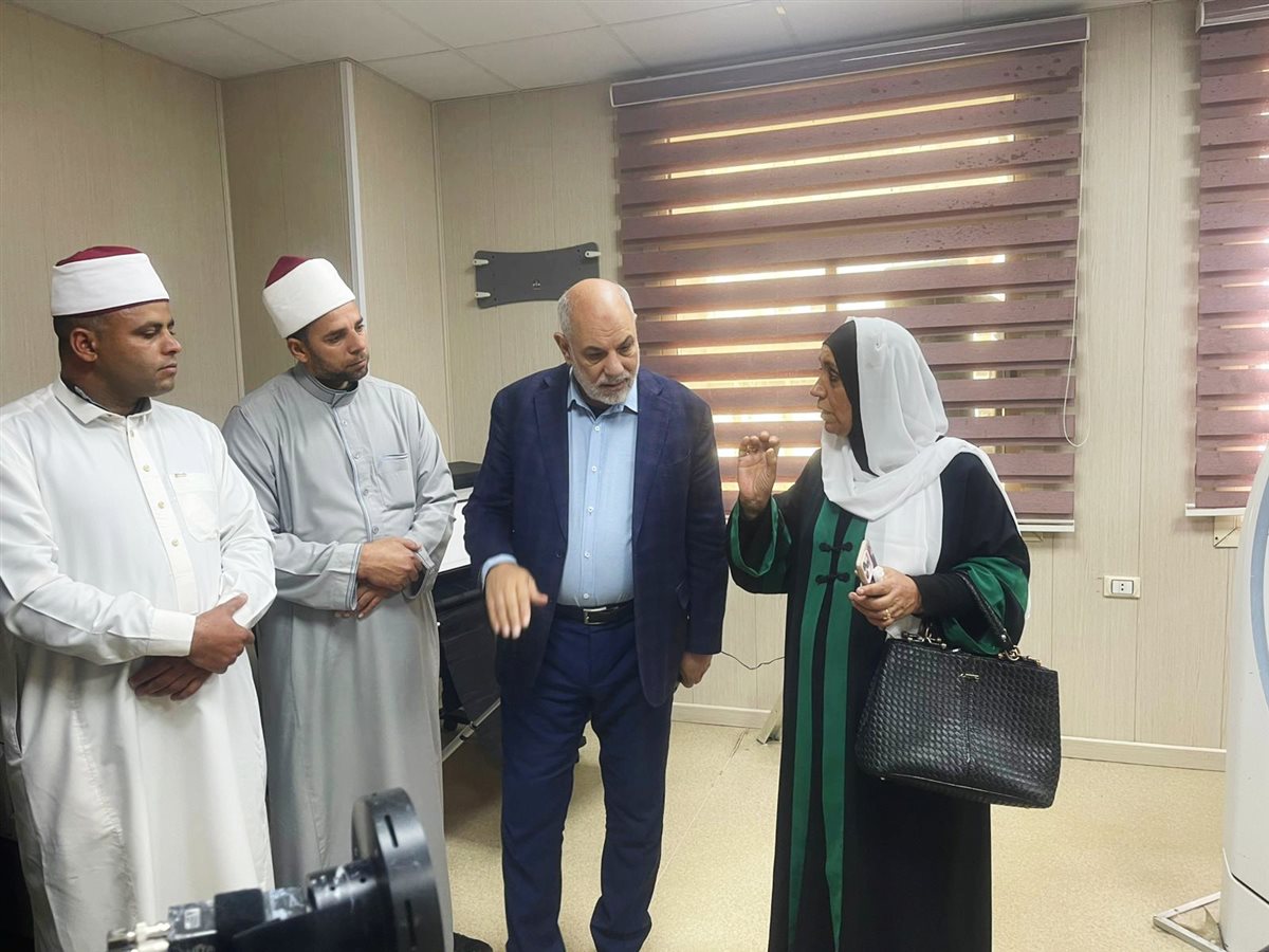 &nbsp;وفد من علماء الأوقاف &nbsp;أثناء زيارة مركز الأورام بالفيوم