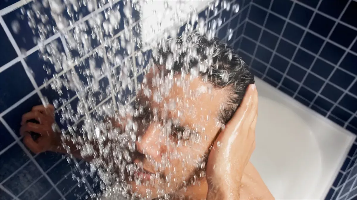 اضرار الاستحمام بالماء الساخن