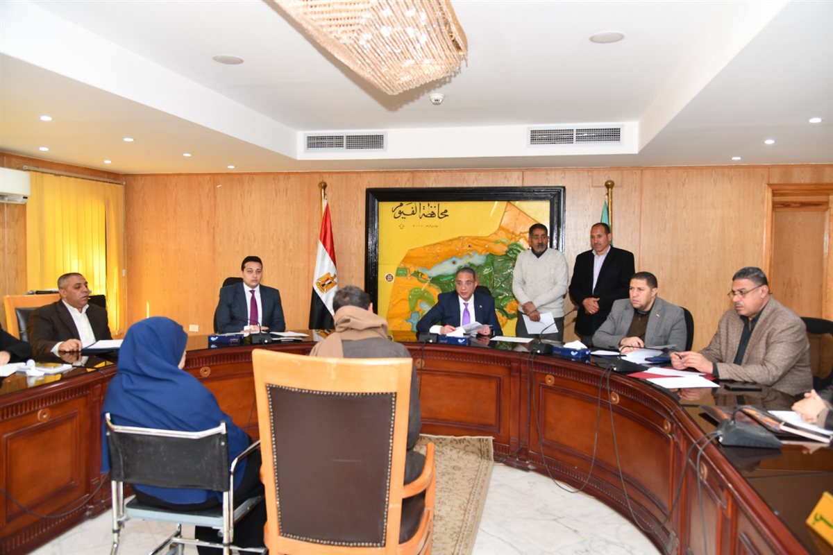 محافظ الفيوم أثناء لقاء لخدمة المواطنيين&nbsp;