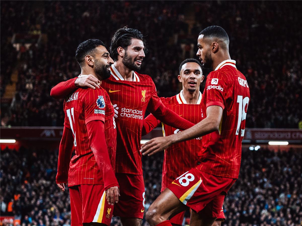 لاعبو ليفربول