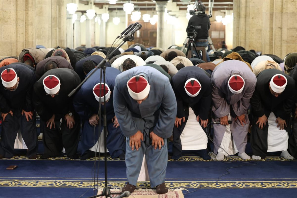 جانب من الركوع في الصلاة&nbsp;