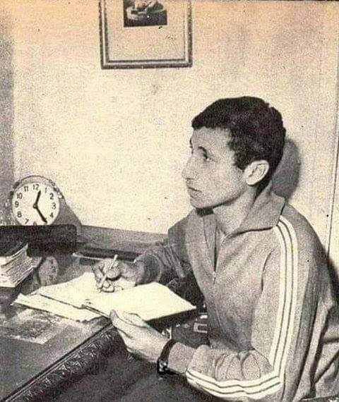 محمود الخطيب يوقع النادي الأهلي 1972