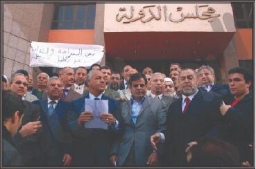بكري يلقي بيان البرلمان الموازي أمام مجلس الدولة