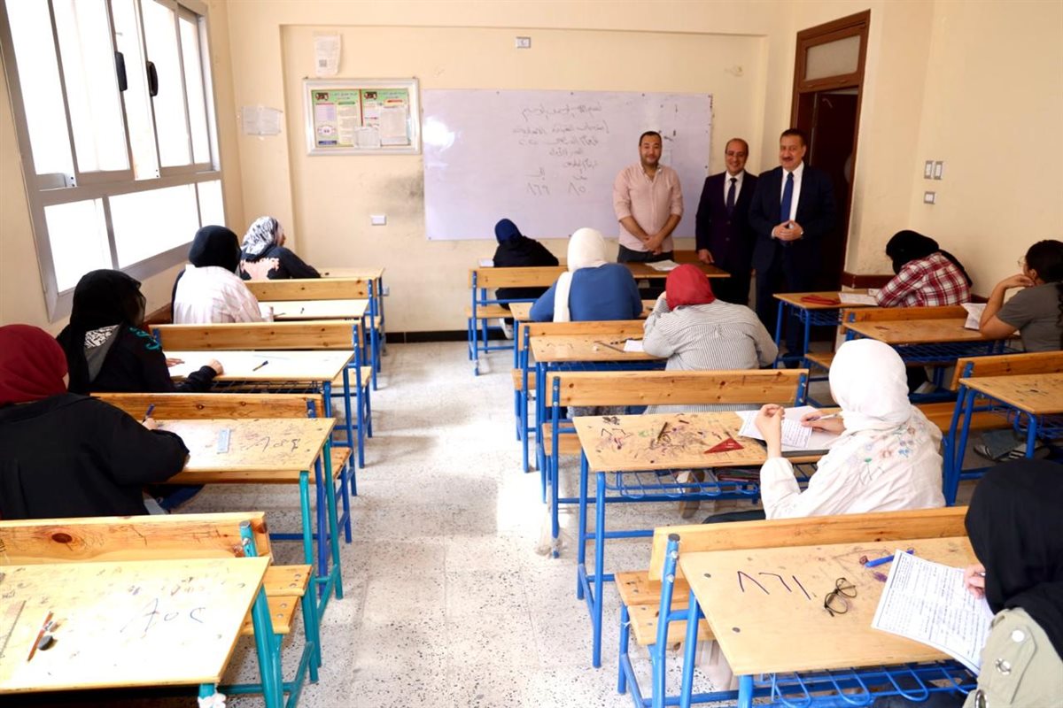 <strong>امتحانات الشهادة الإعدادية&nbsp;</strong>