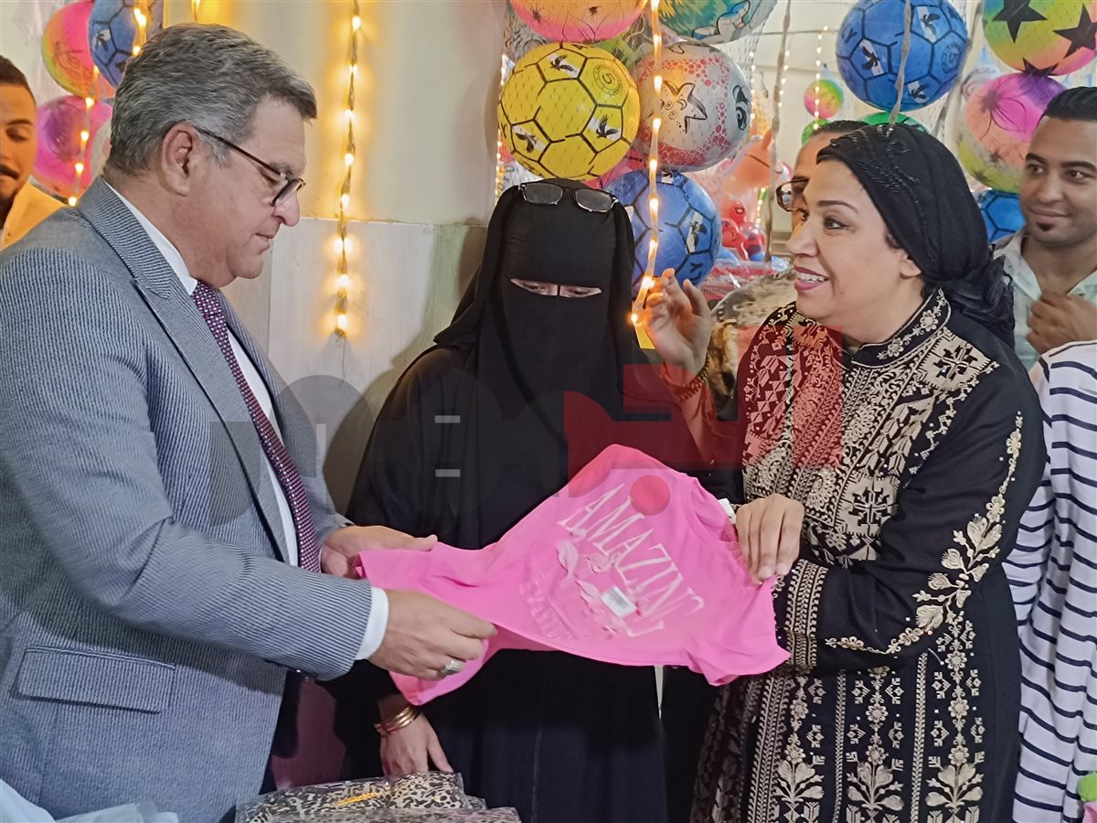 النائبة نشوي الديب ومحمد مرعي سكرتير عام مساعد محافظة الجيزة&nbsp;