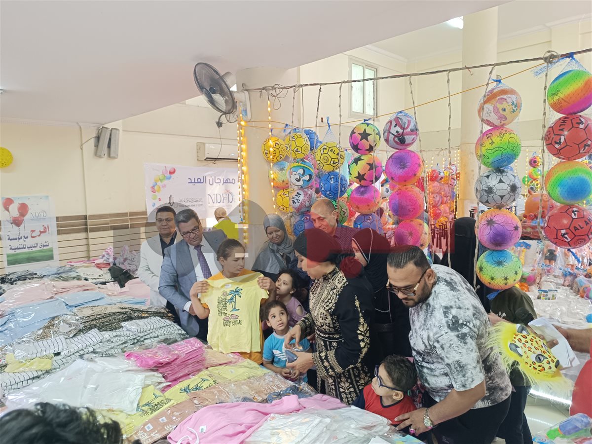 النائبة نشوي الديب ومحمد مرعي سكرتير عام مساعد محافظة الجيزة&nbsp;
