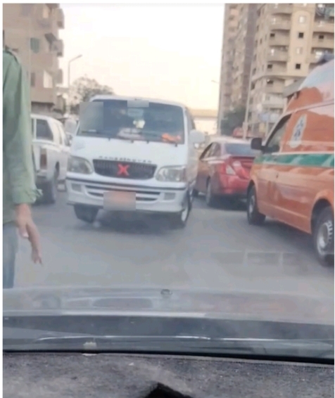 المتهم اثناء سيره عكس الاتجاه