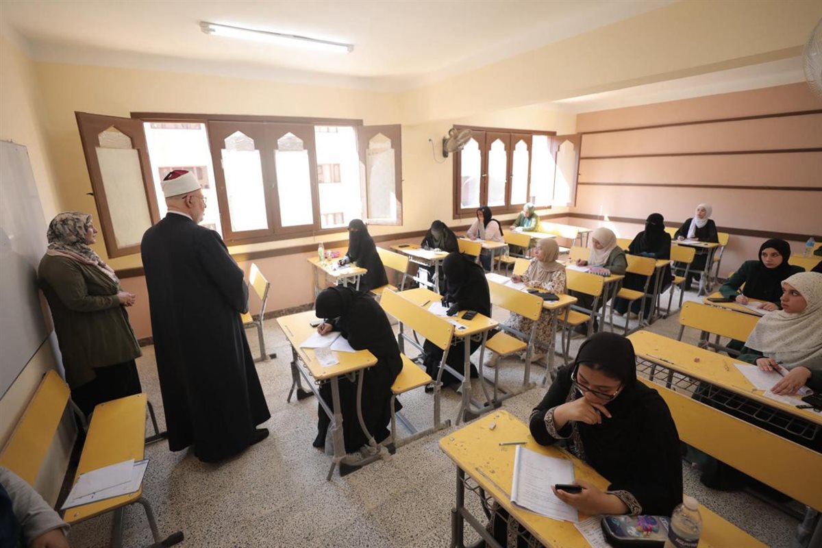 امتحانات القسم العلمي