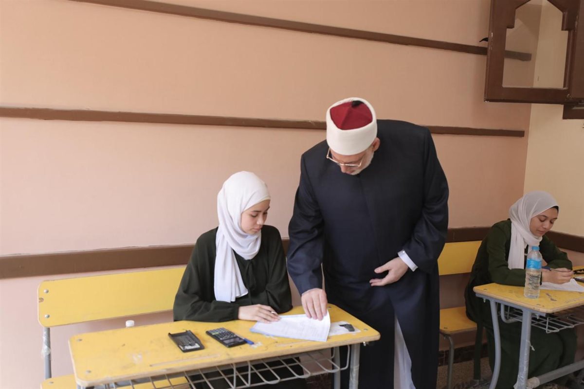 امتحانات القسم العلمي