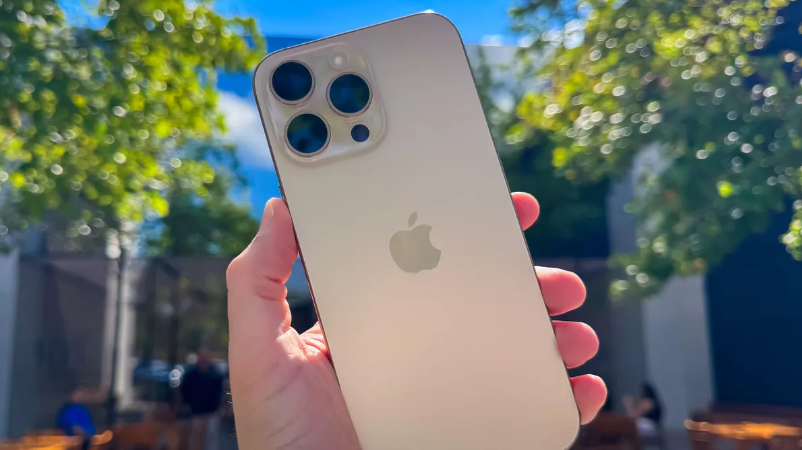 هاتف iPhone 16 Pro