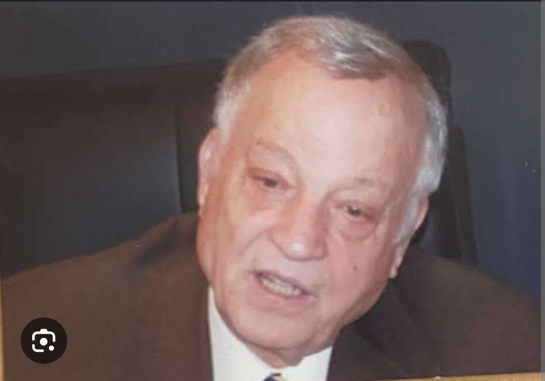 الكاتب محمد عبد المنعم&nbsp;