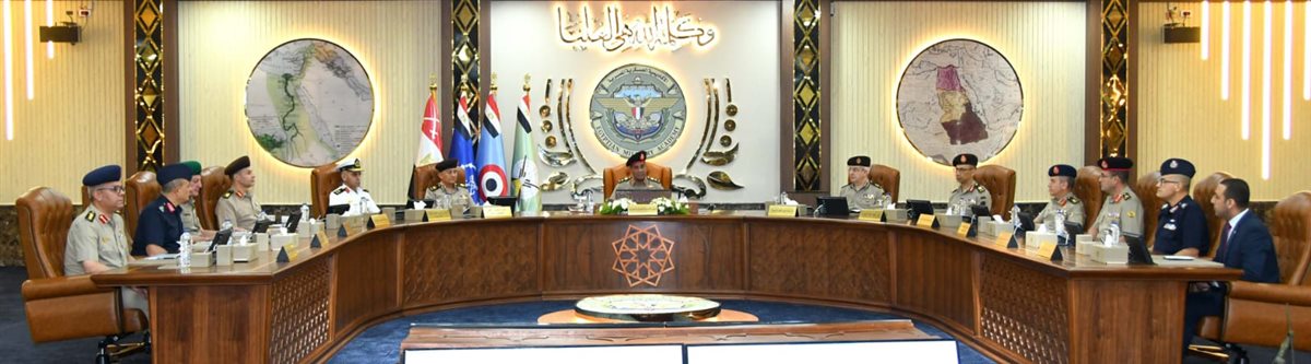 قيادات الأكاديمية العسكرية