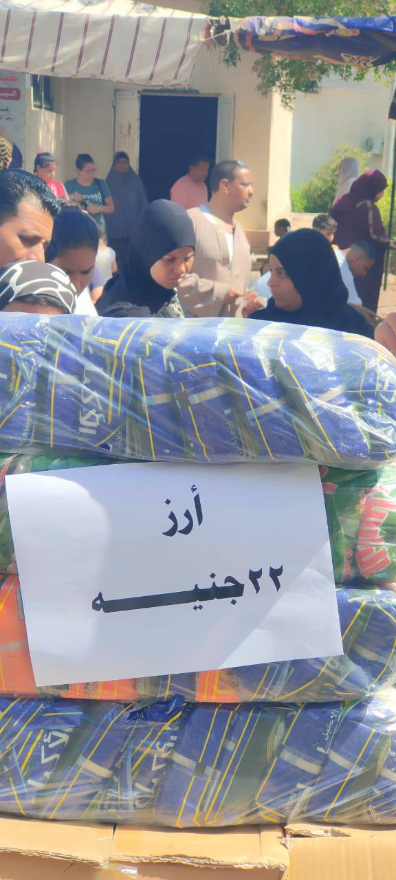 افتتاح سوق اليوم الواحد لبيع السلع بالغردقة