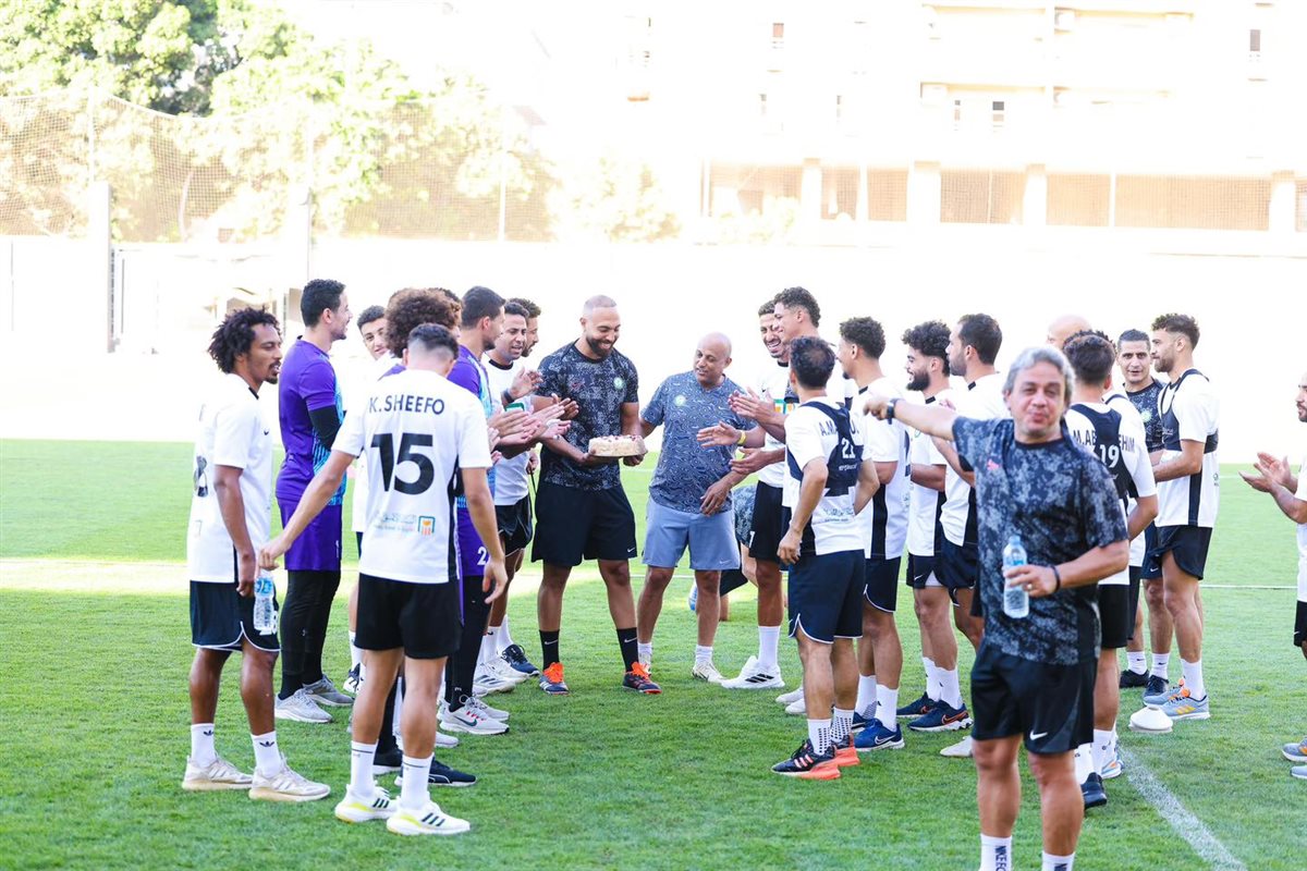 صفقات البنك الأهلي