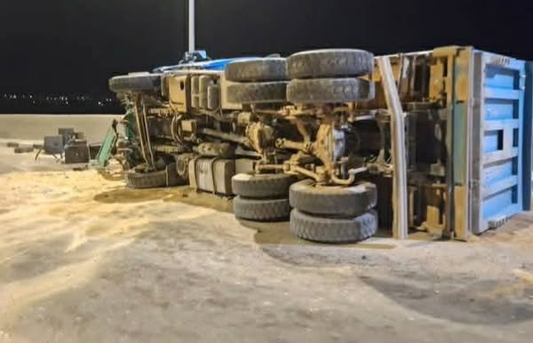 جانب من حادث تصادم 3 سيارات بـ أسيوط&nbsp;