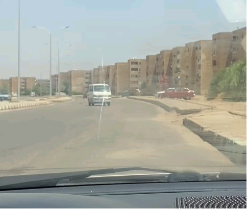 أثناء سير السيارة عكس الاتجاه&nbsp;