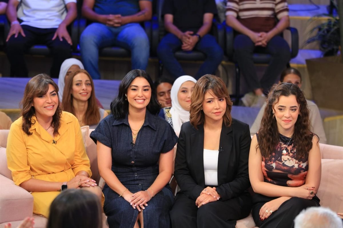 <strong>برنامج “معكم مني الشاذلي”</strong>