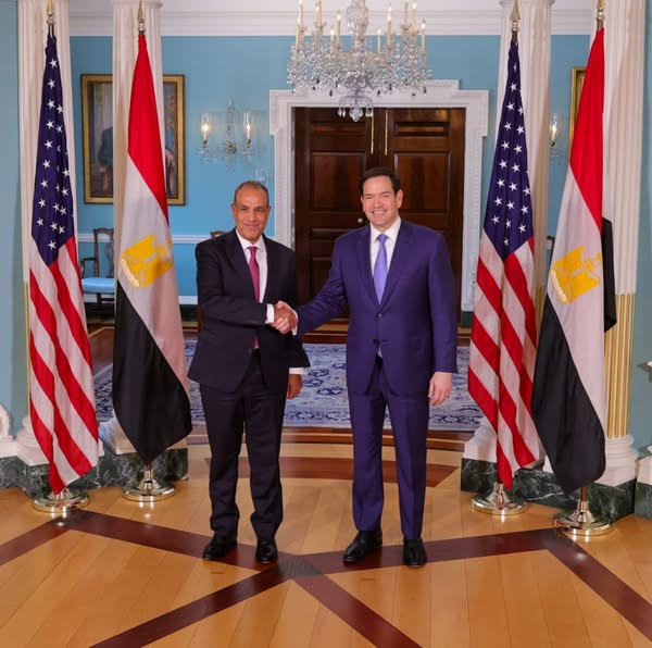 وزير الخارجية ونظيره الأمريكي