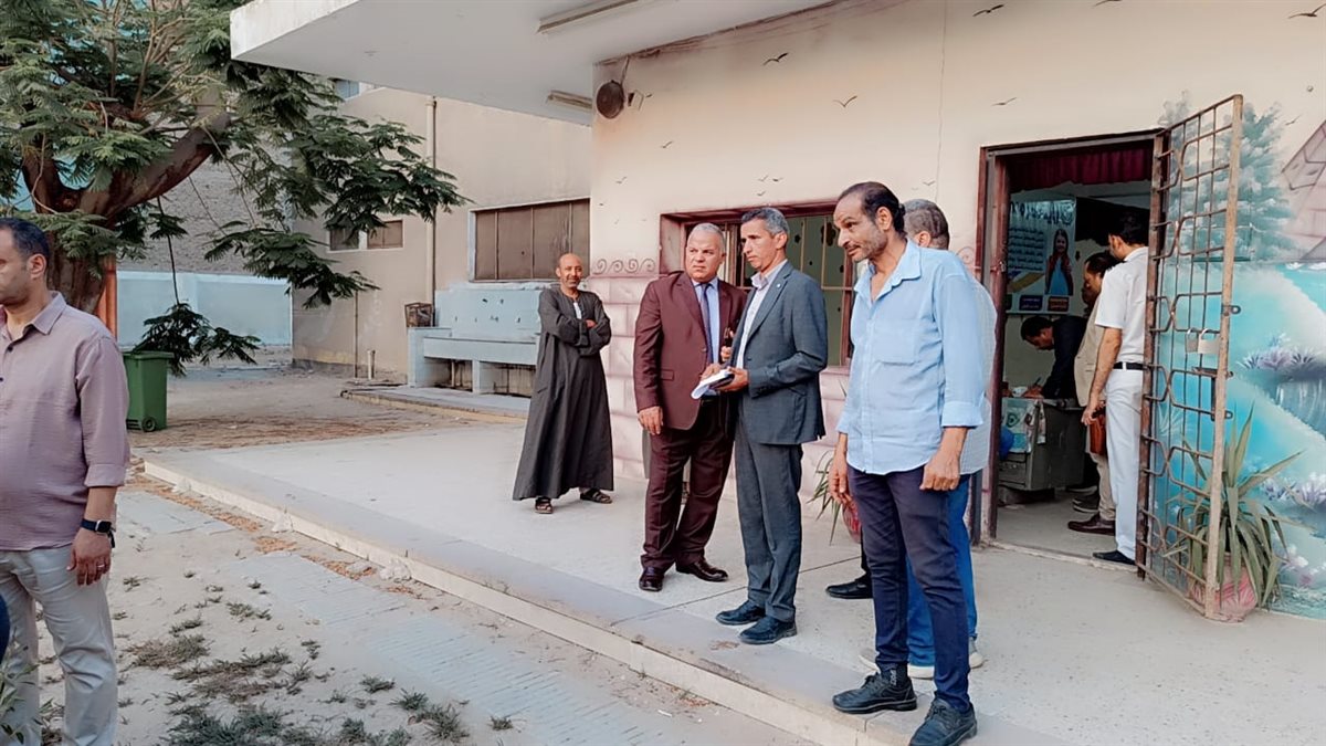 وكيل وزارة تعليم الفيوم اثناء متابعة الامتحانات