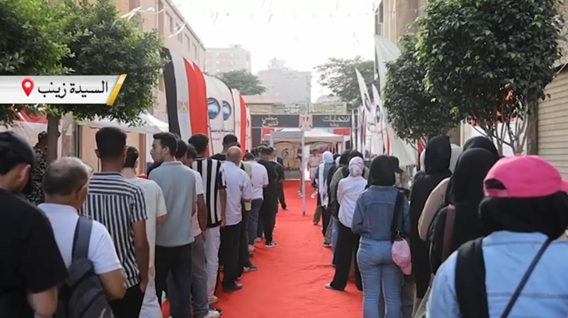 توافد المواطنين أمام المقار الانتخابية لانتخابات مجلس الشيوخ 2025&nbsp;