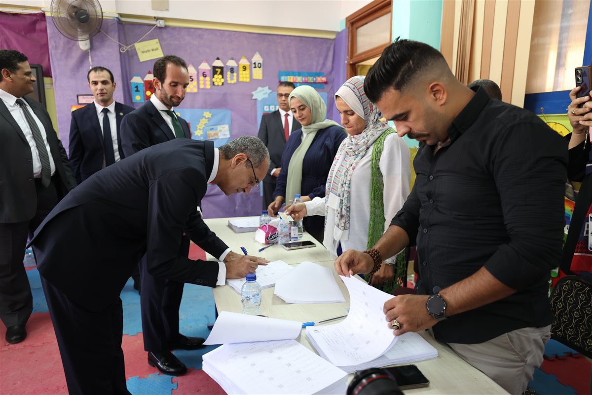 وزير الاتصالات&nbsp;