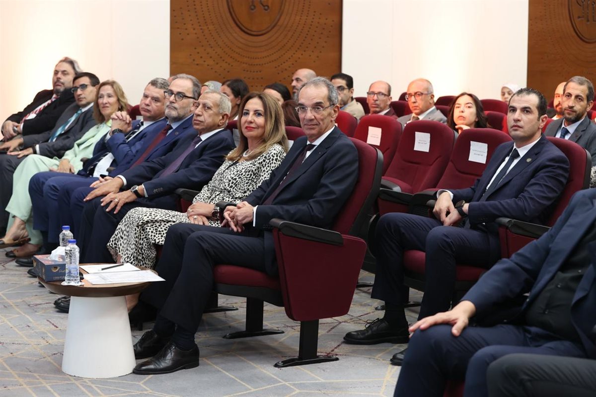 عمرو طلعت وزير الاتصالات وتكنولوجيا المعلومات