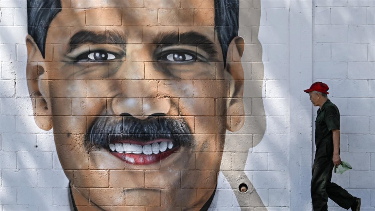 <strong>لماذا تلاحق أمريكا نيكولاس مادورو الرئيس الفنزويلي؟</strong>