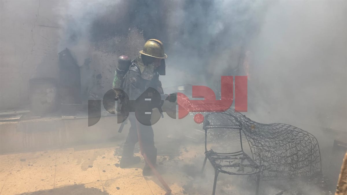 إنقاذ مسجد وعقار بالجمالية من كارثة بعد حريق في مخلفات &nbsp;