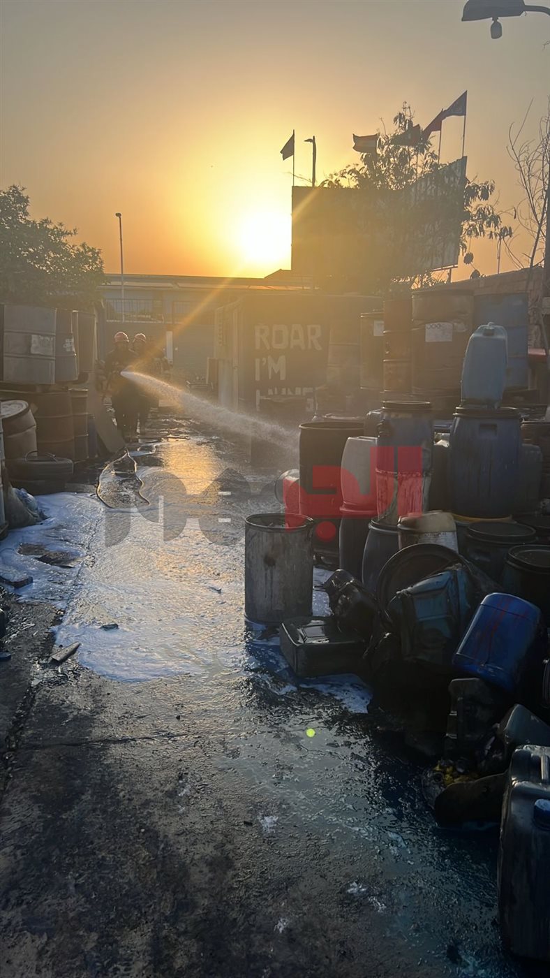 حريق ضخم في مصنع كيماويات بمدينة بدر