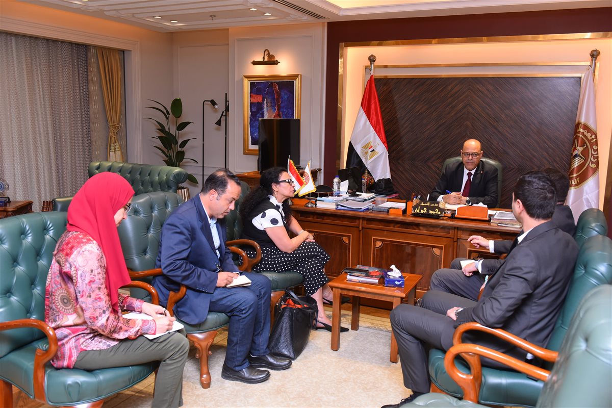 <strong>تأهيل الشباب على احتياجات سوق العمل في الداخل والخارج،</strong>