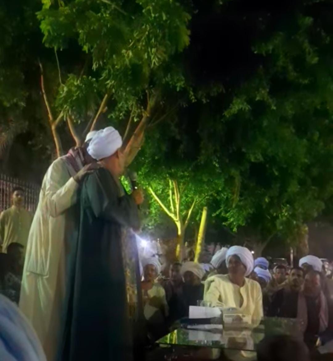 شاهد ليلة الصلح بنجع العرب.. قبيلة الرشايدة تُسدل الستارعلى نزاع أبناءعمومة بـبلي&nbsp;