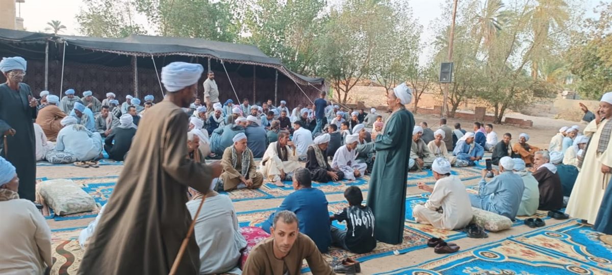 شاهد ليلة الصلح بنجع العرب.. قبيلة الرشايدة تُسدل الستارعلى نزاع أبناءعمومة بـبلي&nbsp;