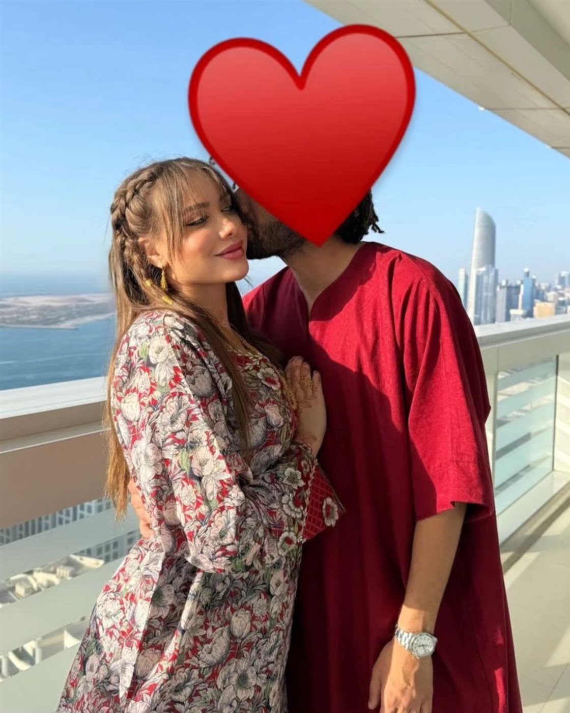 حنان زوجة محمد النني الثانية