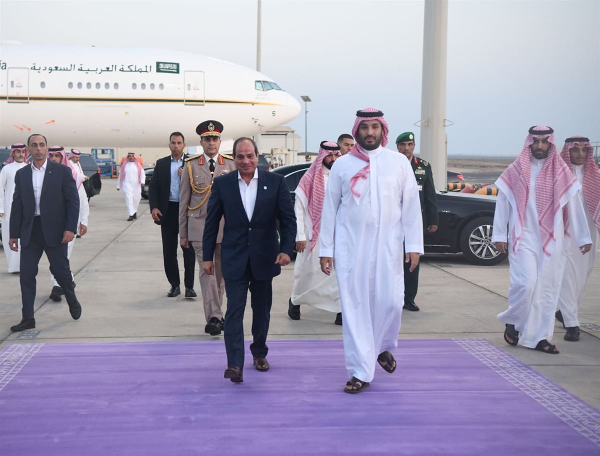الرئيس السيسي وولي العهد السعودي يؤكدان رفض أية محاولات لتهجير الفلسطينيين من أرضهم