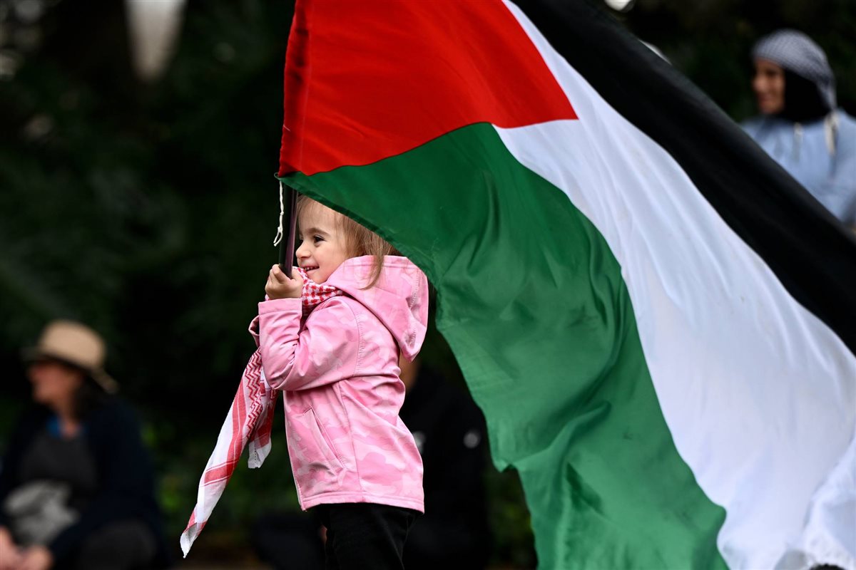 <strong>خروج عشرات الآلاف في أكثر من 40 مظاهرة بأستراليا تضامنًا مع فلسطين</strong>