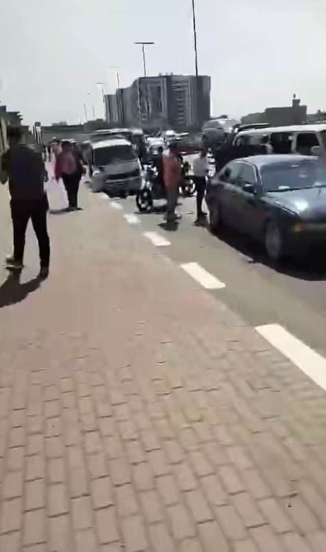 <strong>تصادم 3 سيارات بطريق جوزيف تيتو بالقاهرة </strong>