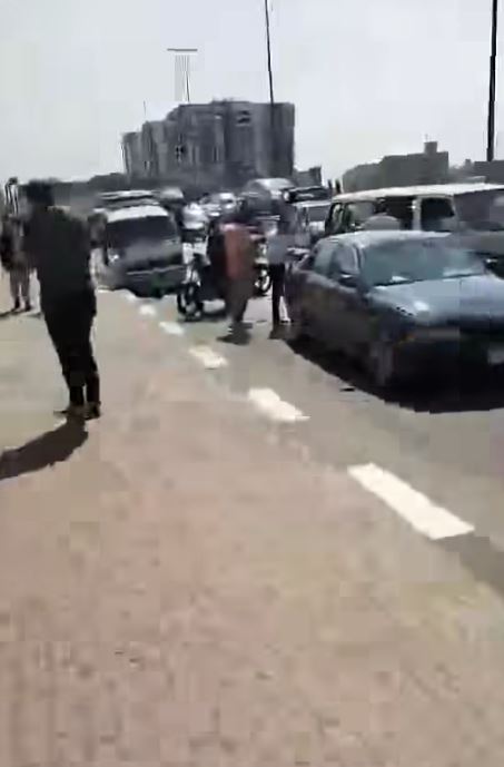 <strong>تصادم 3 سيارات بطريق جوزيف تيتو بالقاهرة </strong>