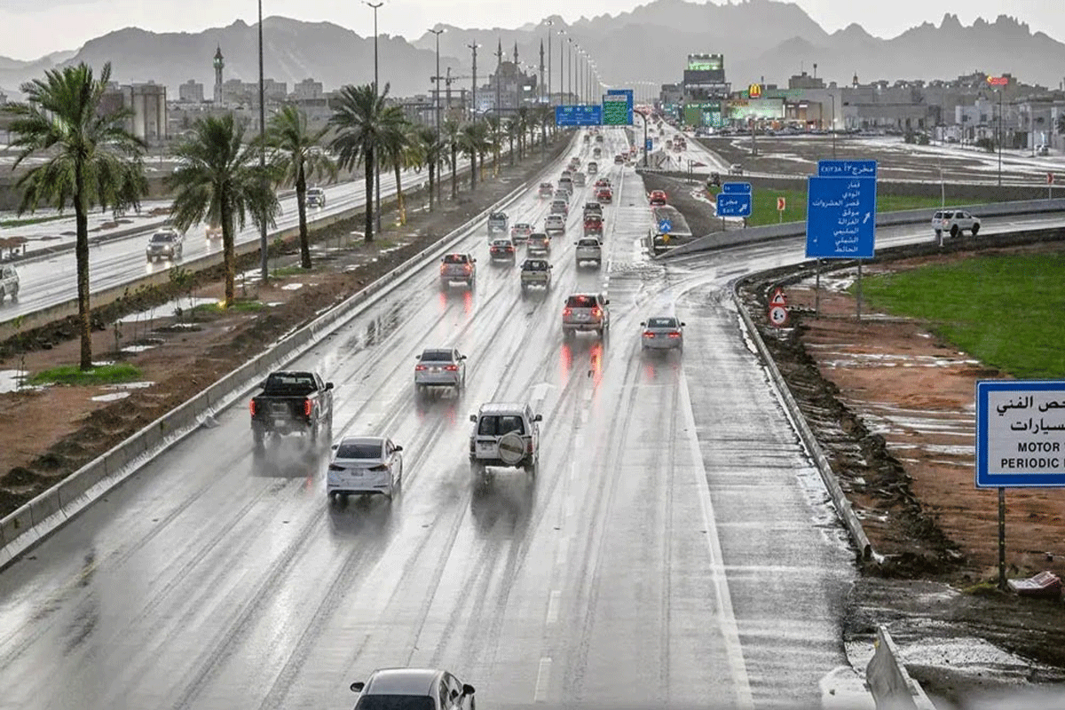 أمطار غزيرة تضرب مكة والمدينة&nbsp;
