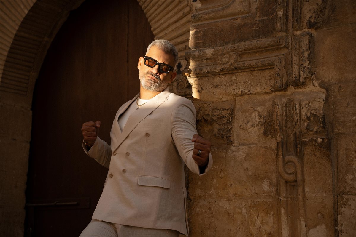 <strong>هاني عادل</strong>