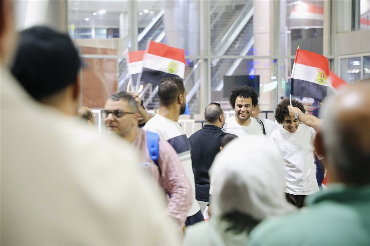 <strong>لحظة وصول أحمد ناصر لمطار القاهرة الدولي</strong>