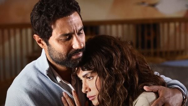 <strong>مسلسل “220 يوم”</strong>
