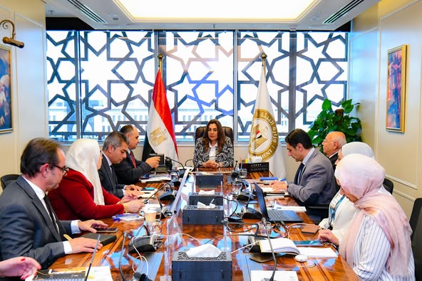 وزيرة التنمية المحلية والقائم بأعمال وزارة البيئة