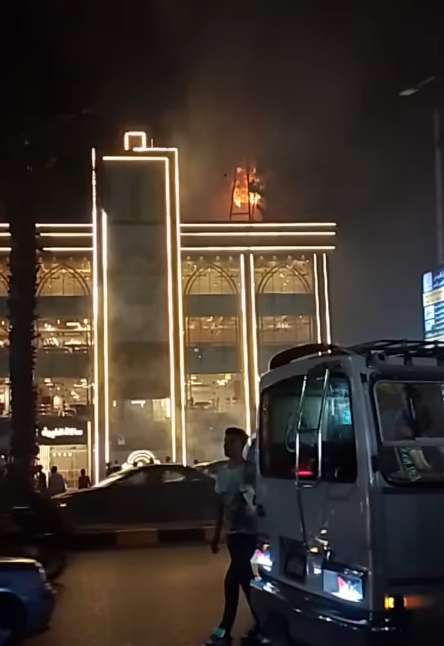 <strong>حريق قصر المندي في فيصل</strong>