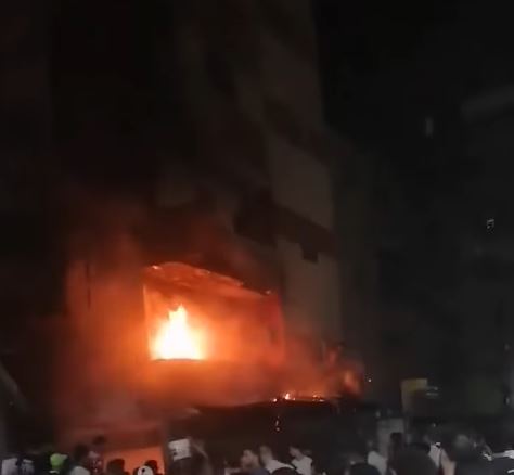 ننشر الصور الأولى لحريق محل منتجات بترولية بمنطقة البساتين