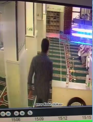 المتهم أثناء إرتكاب واقعة السرقة&nbsp;